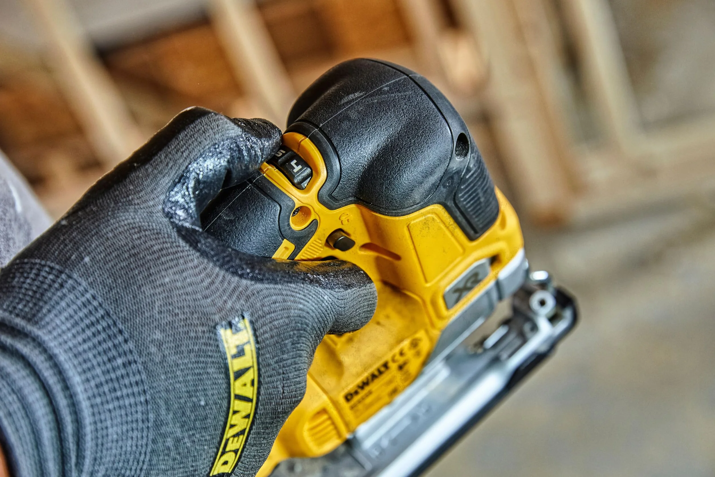 Dewalt Wyrzynarka Akumulatorowa 135 mm Żółty