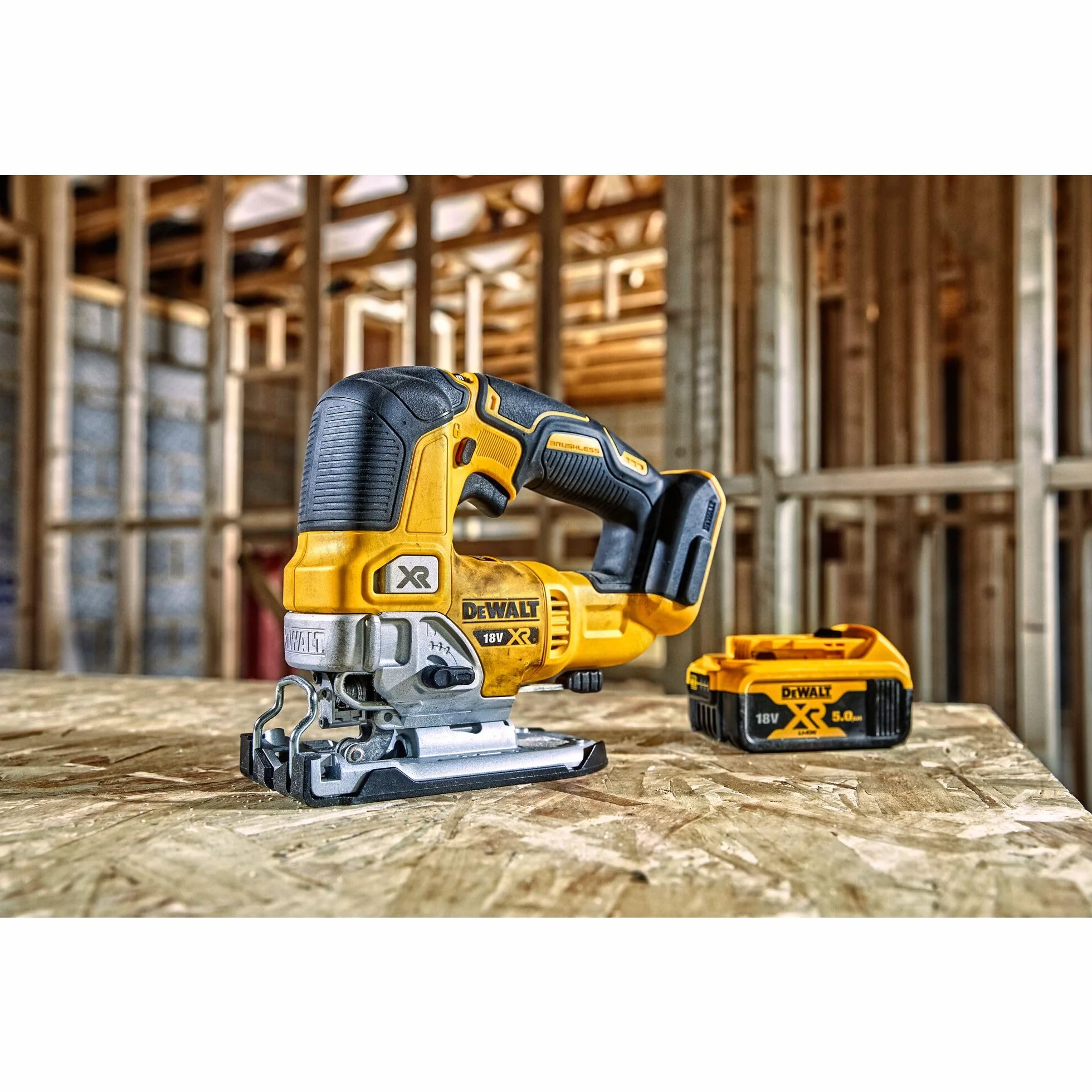 Dewalt Wyrzynarka Akumulatorowa 135 mm Żółty