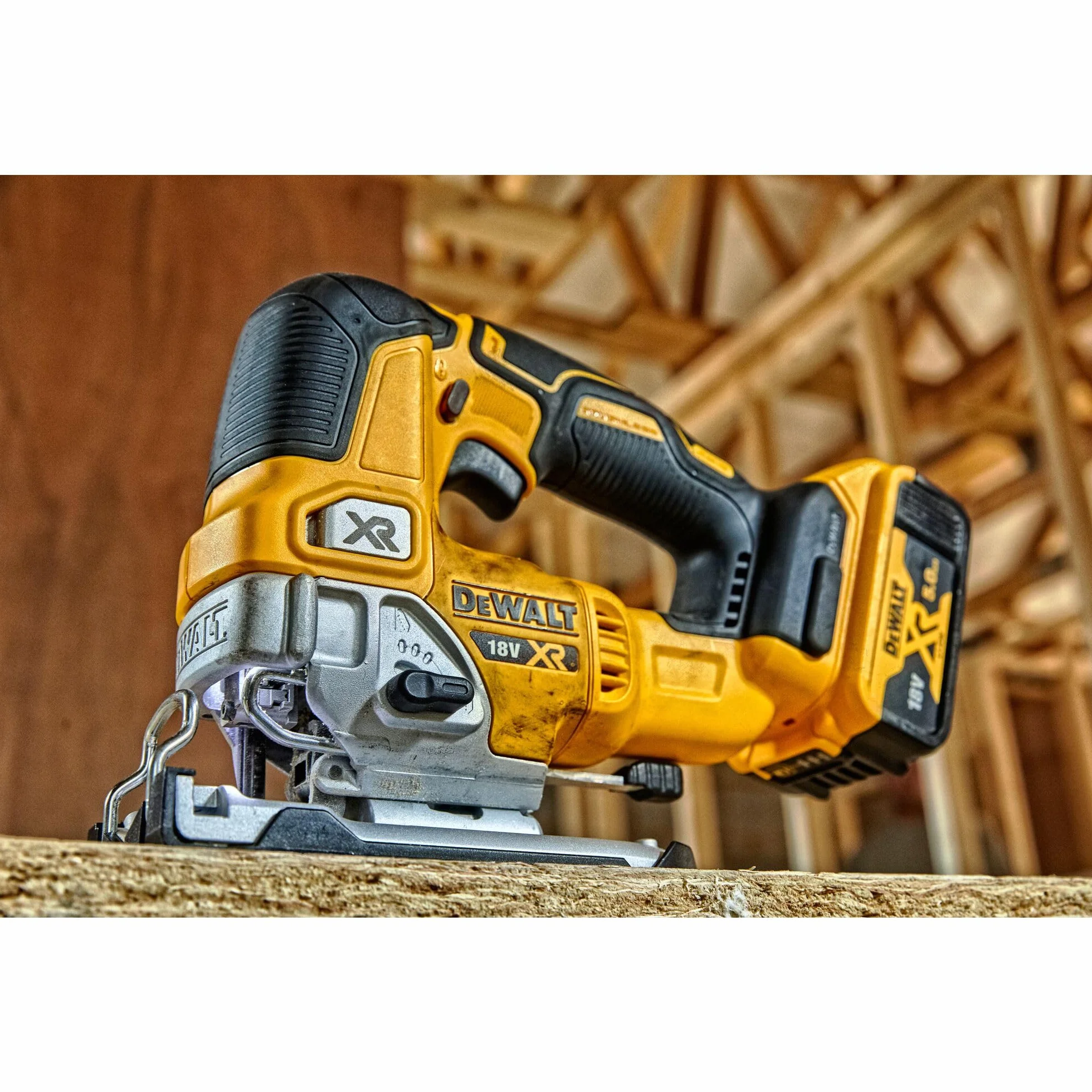 Dewalt Wyrzynarka Akumulatorowa 135 mm Żółty