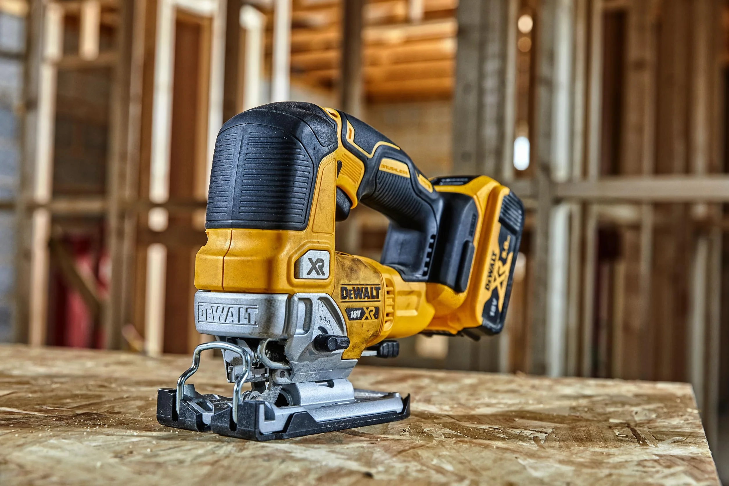 Dewalt Wyrzynarka Akumulatorowa 135 mm Żółty