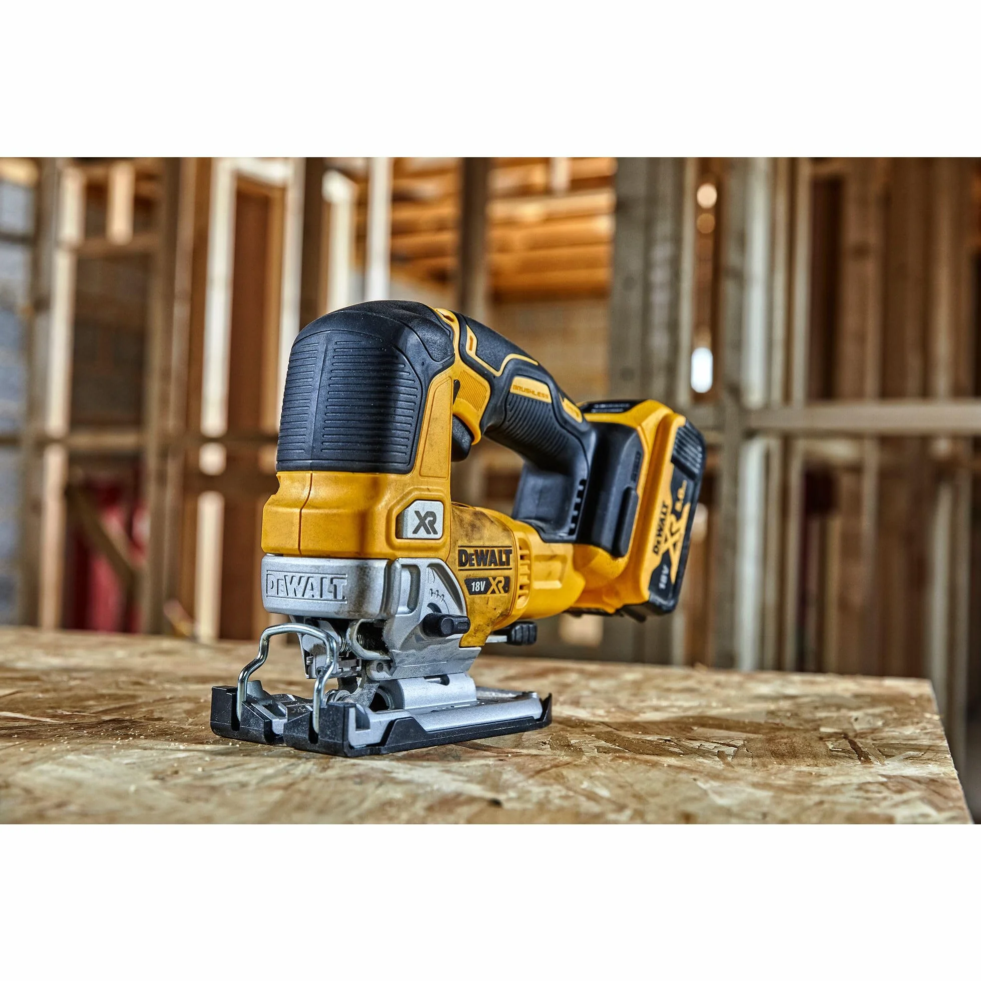 Dewalt Wyrzynarka Akumulatorowa 135 mm Żółty