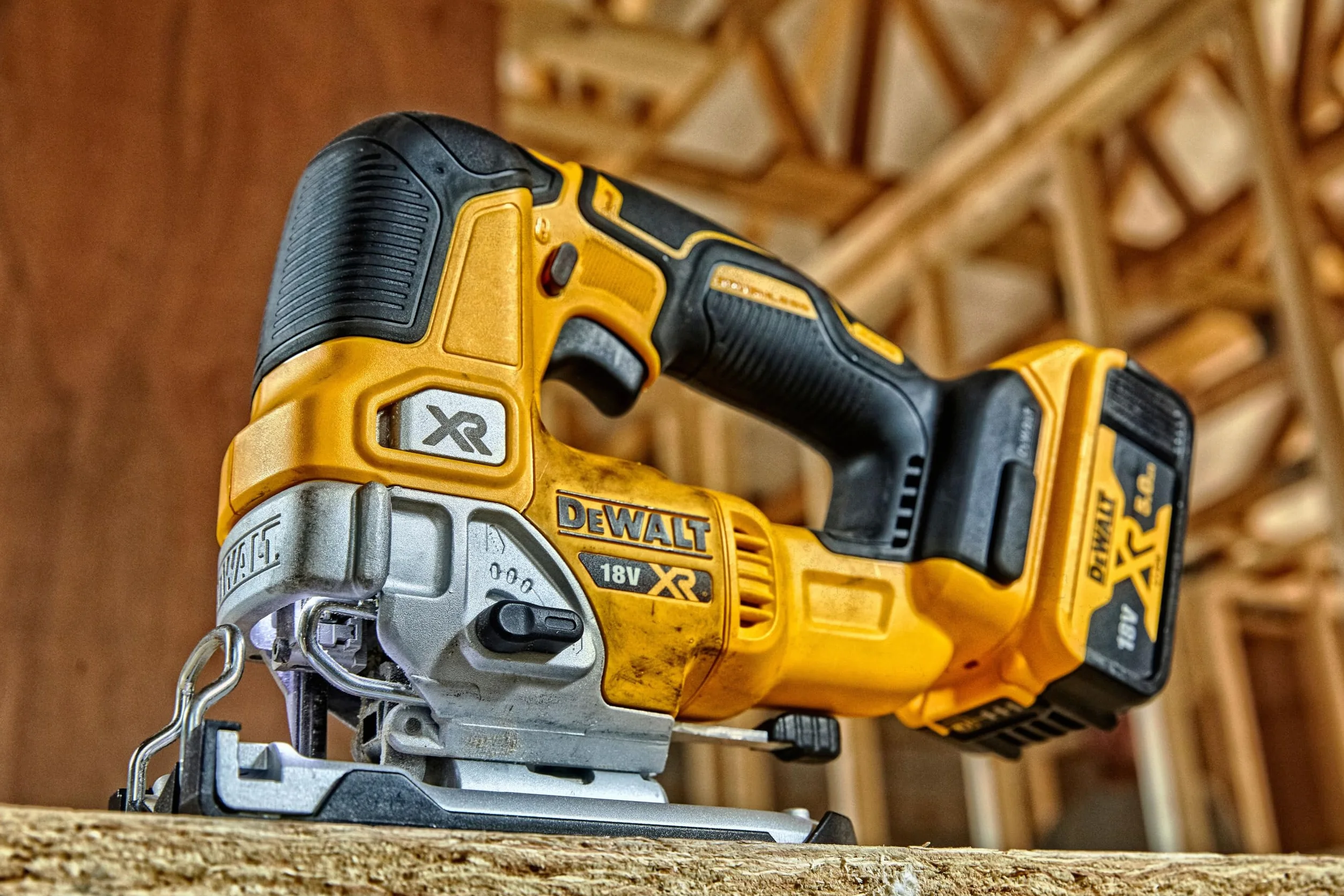 Dewalt Wyrzynarka Akumulatorowa 135 mm Żółty