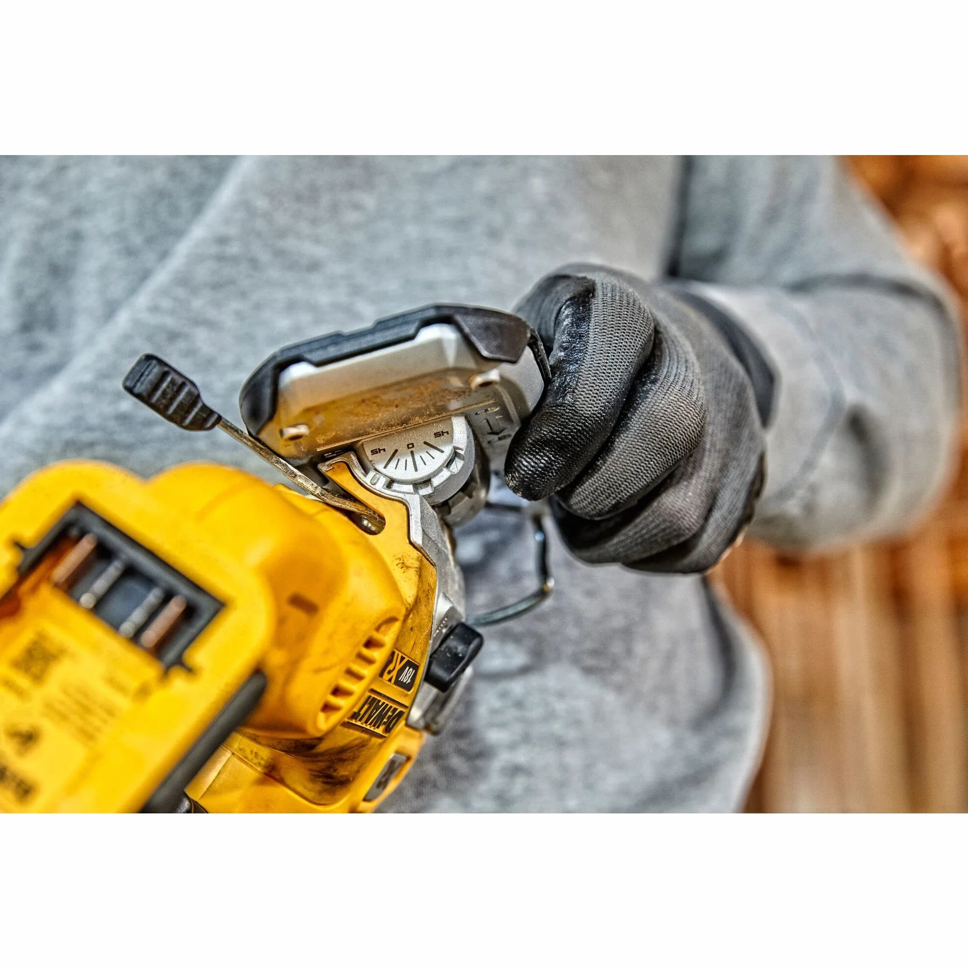 Dewalt Wyrzynarka Akumulatorowa 135 mm Żółty