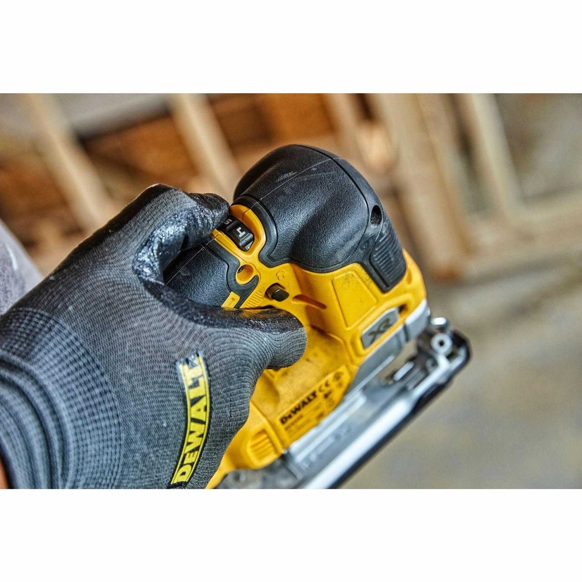 Dewalt Wyrzynarka Akumulatorowa 135 mm Żółty
